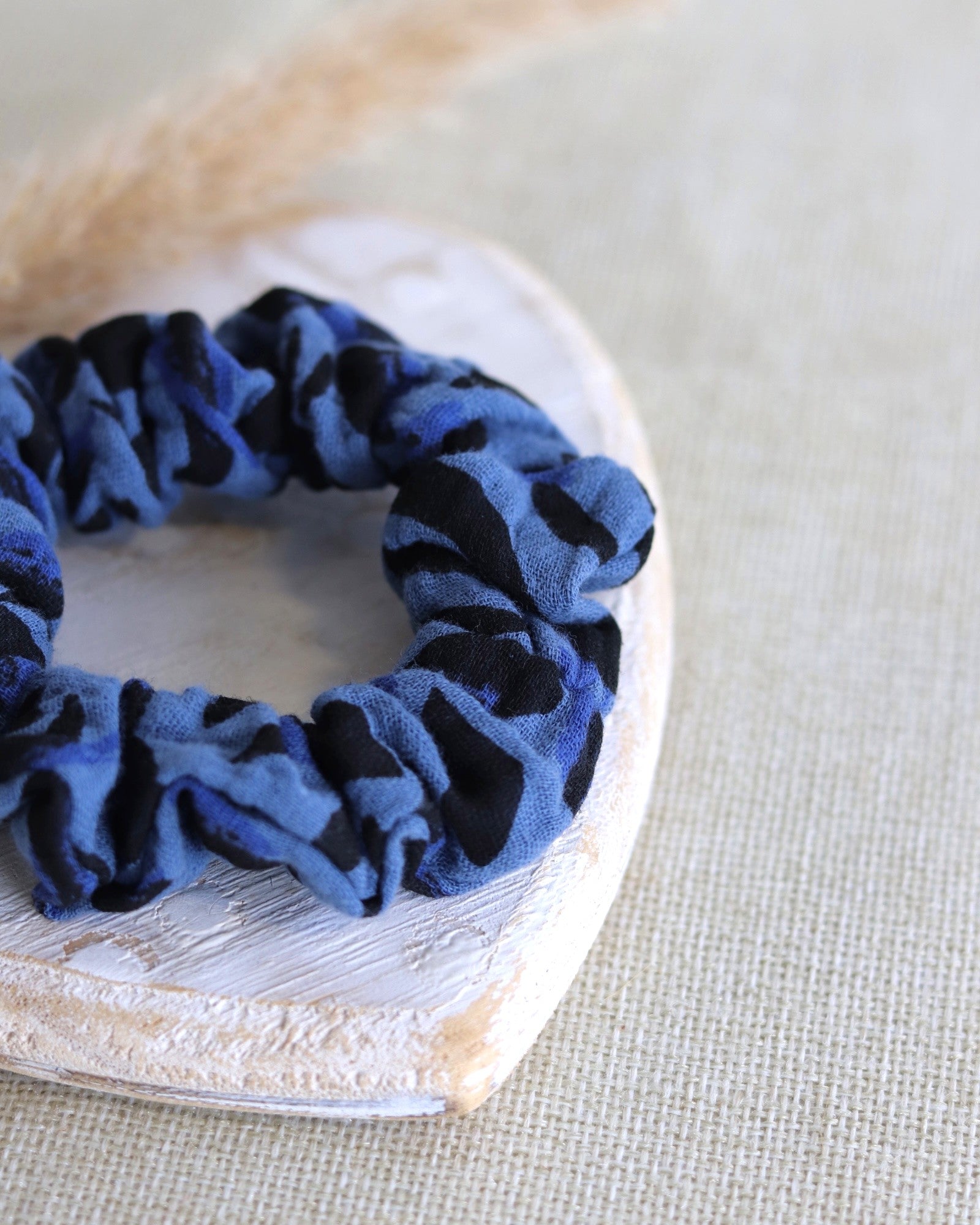 Scrunchie "Leo Blue"