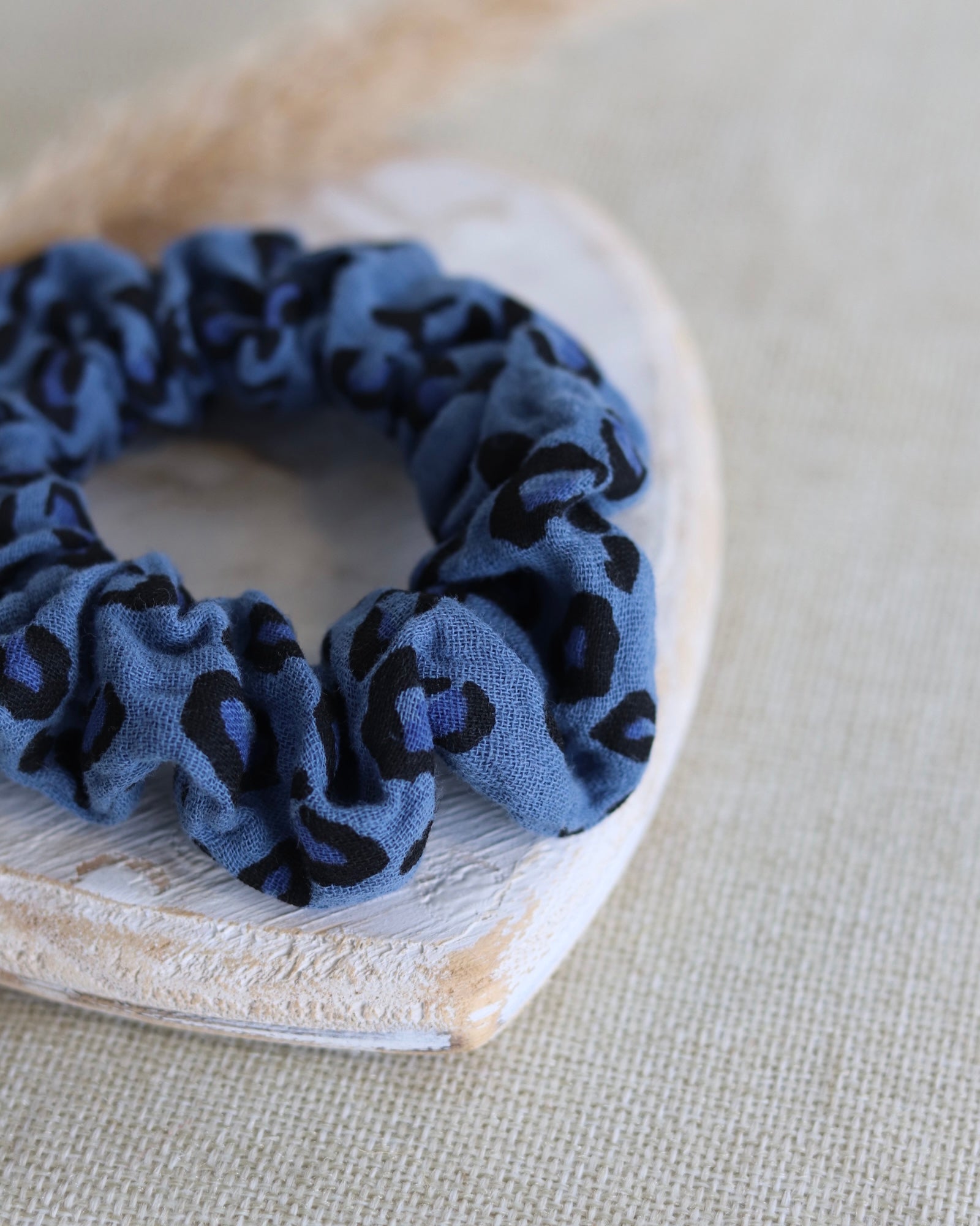 Scrunchie "Leo Blue 2"