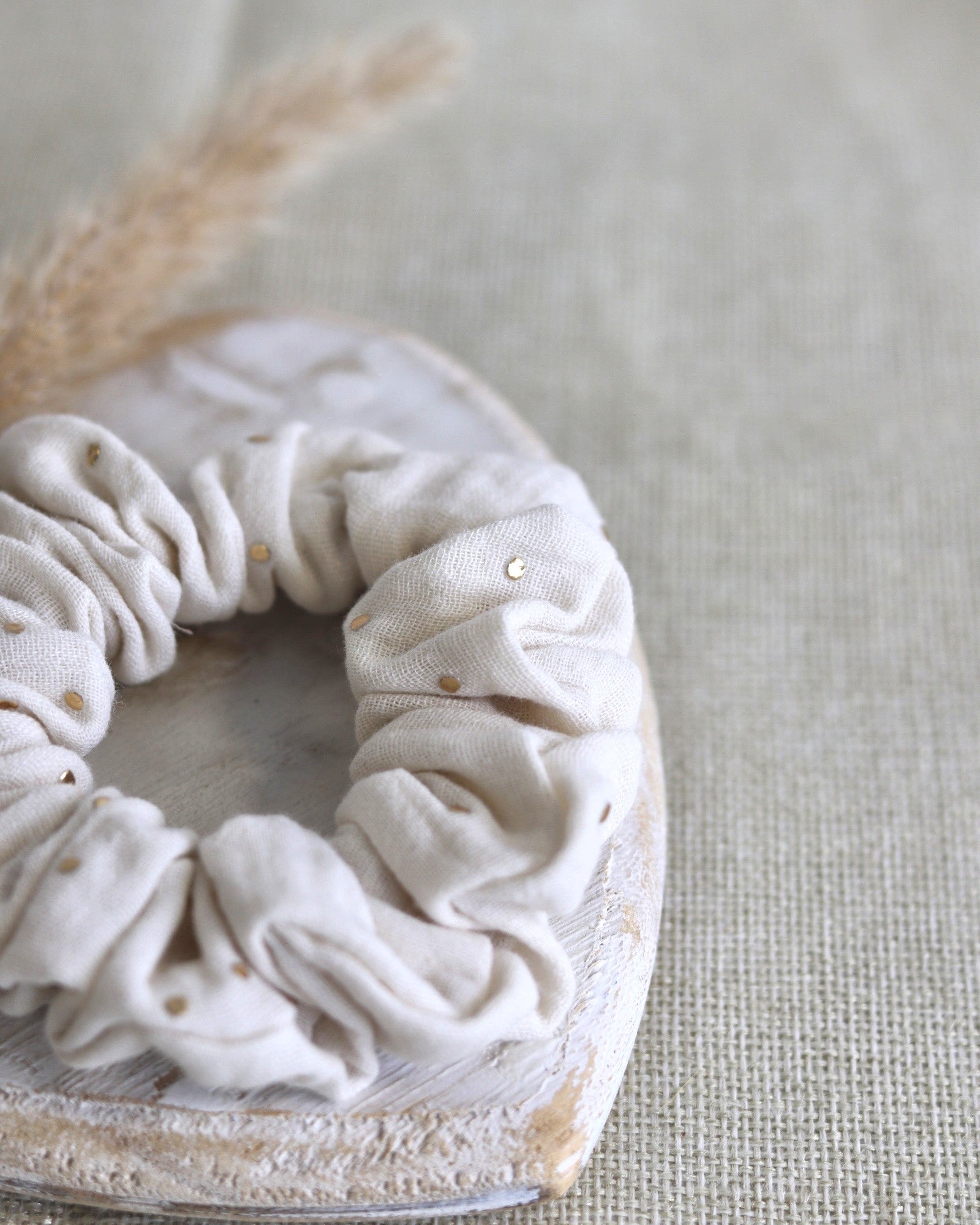 Scrunchie "Golden Dot"