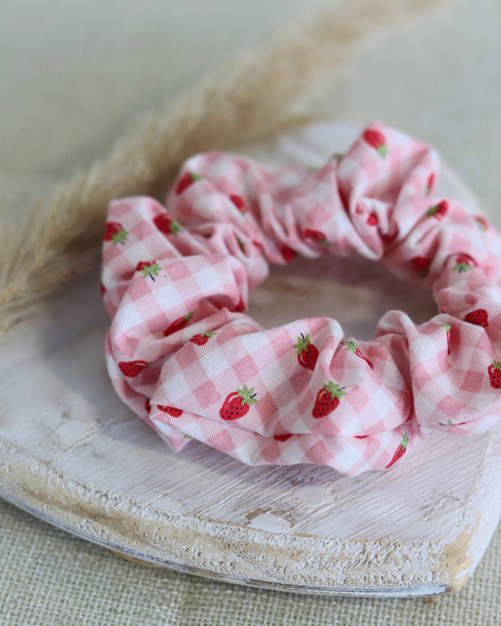Scrunchie "Strawberry Milk"