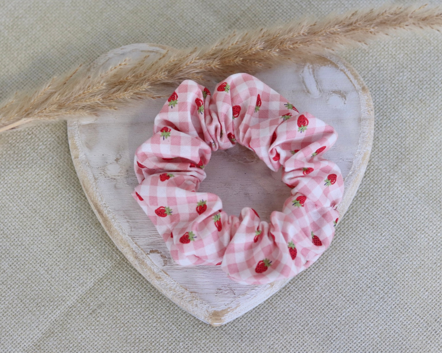 Scrunchie "Strawberry Milk"