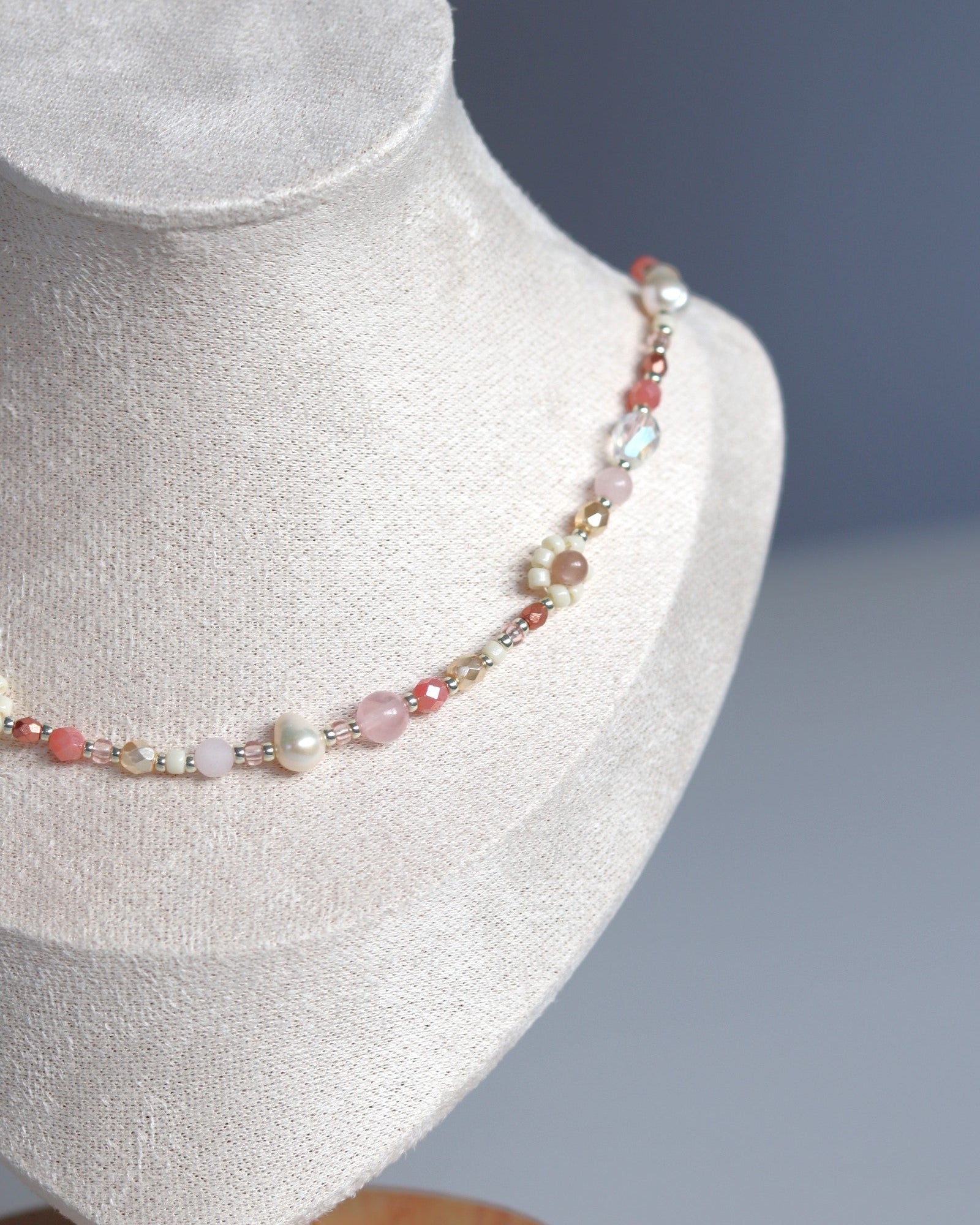 Collier fleurs - Beige / Rose