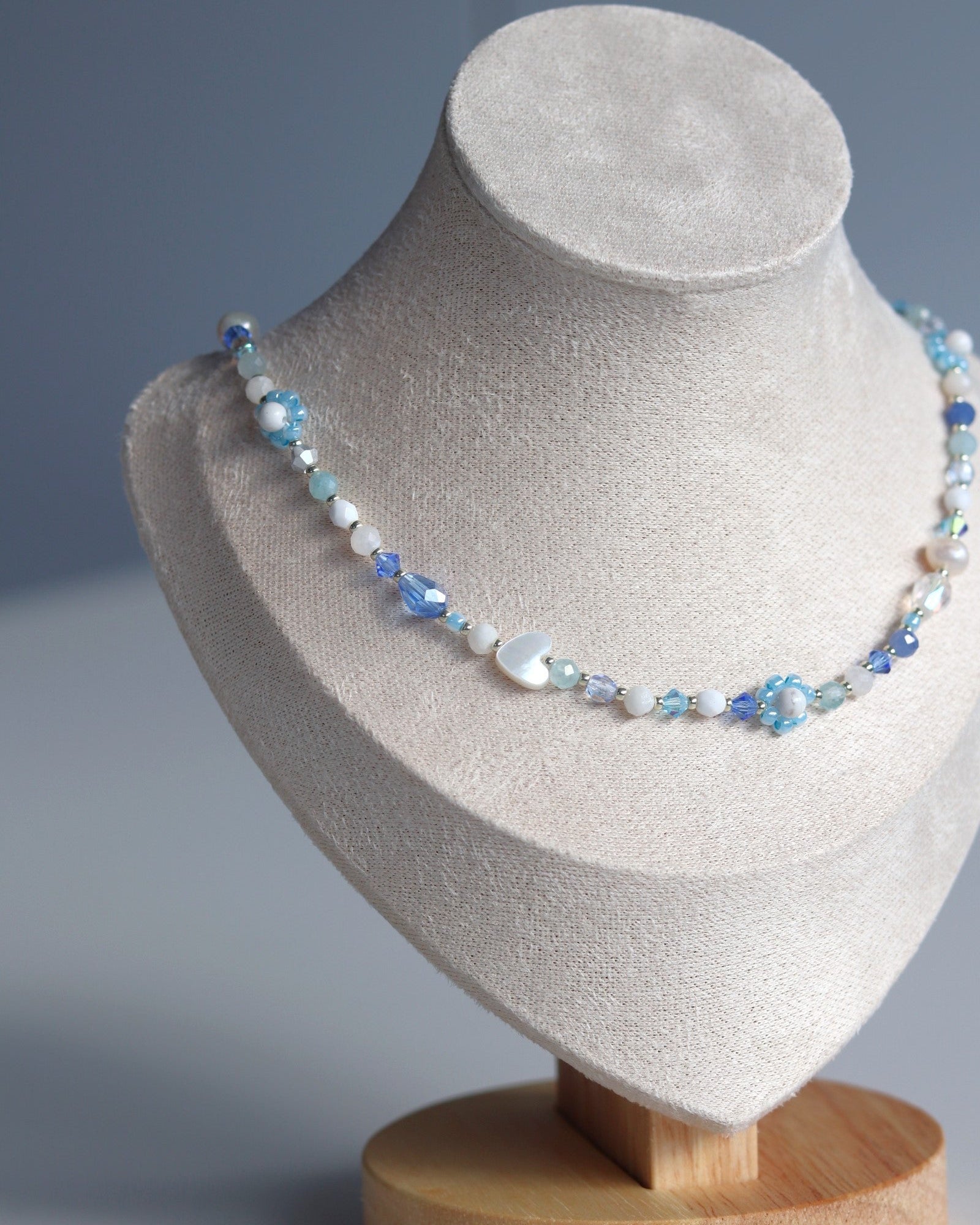 Collier fleurs - Bleu clair